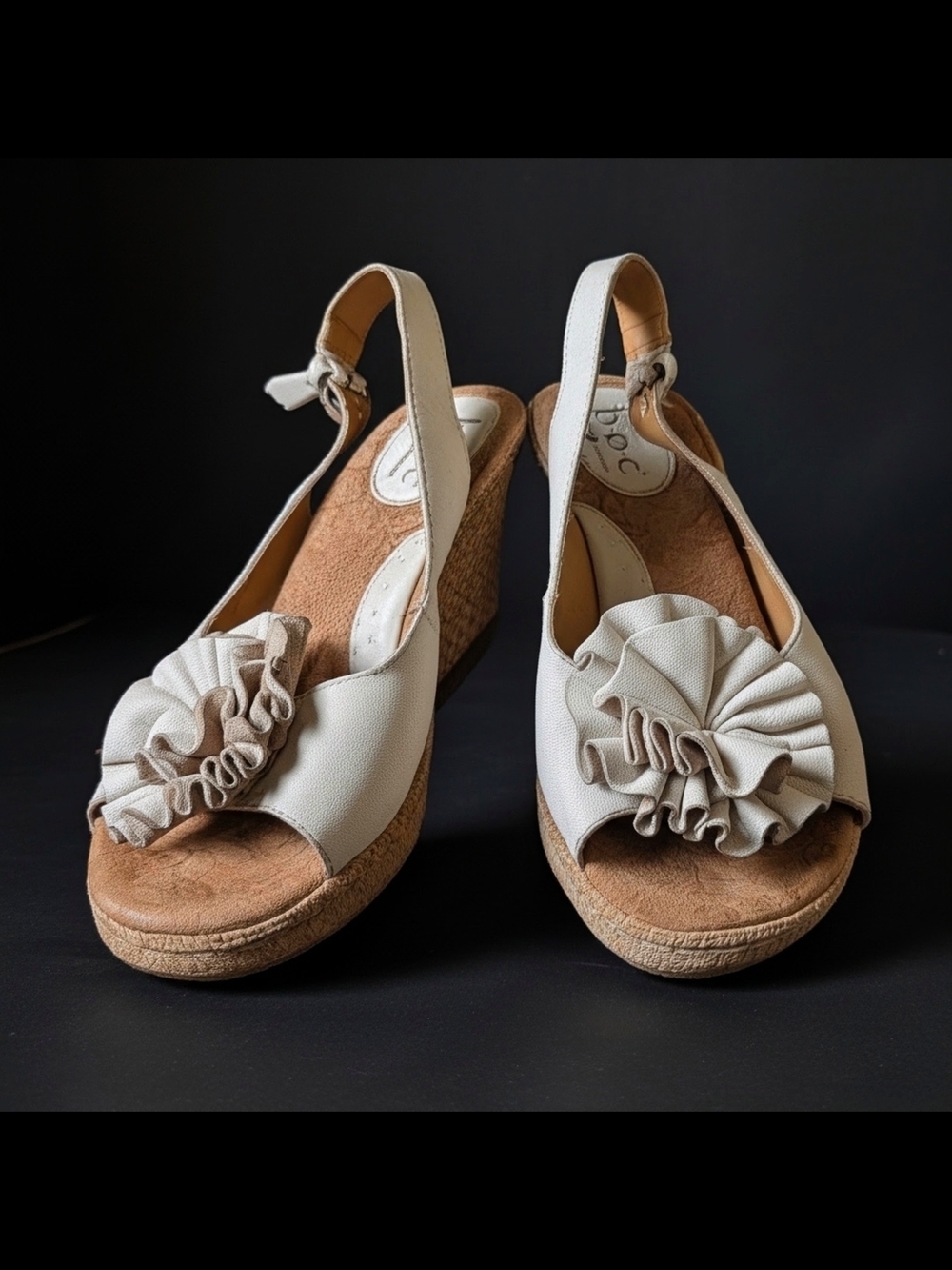 boc White Ruffle Leather Slingback Wedge Sandals Size 9